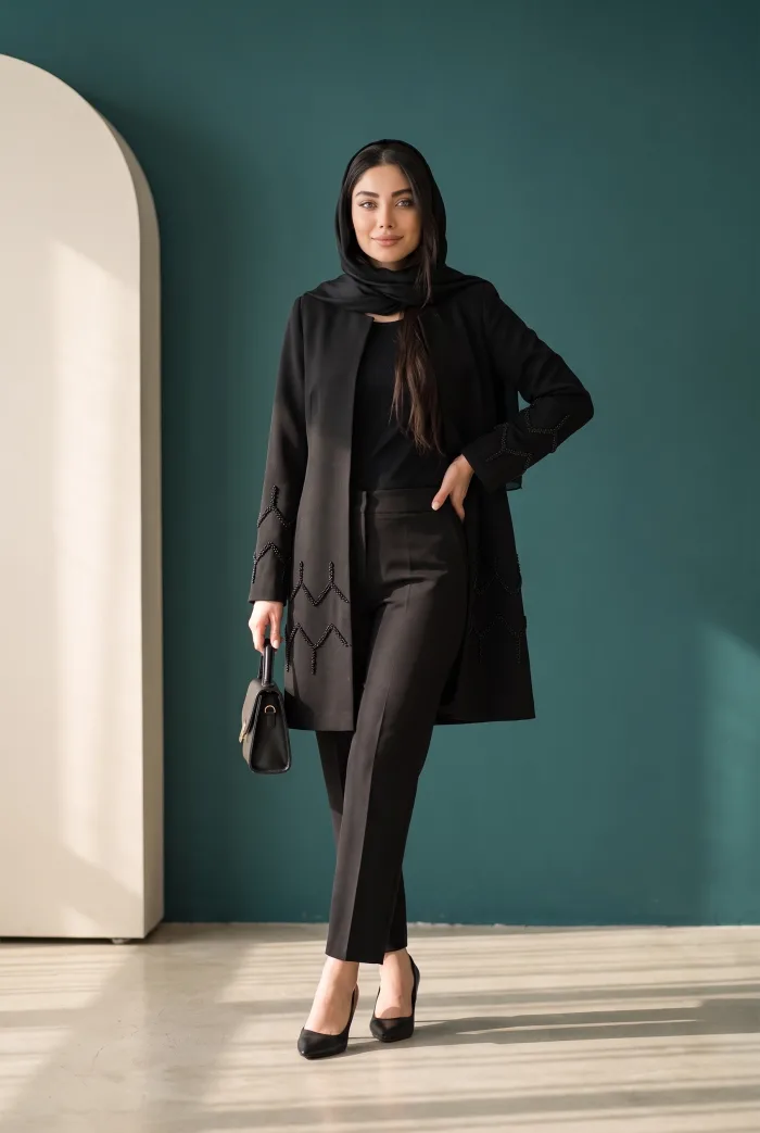مانتو مجلسی مشکی سنگ‌دوزی هندسی (دلبر)